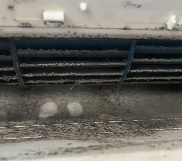 白城市空调吹的风有股烧焦味是怎么回事